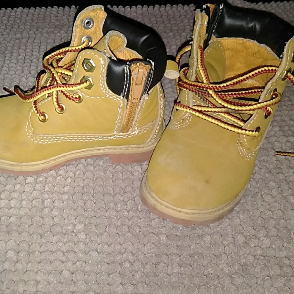 Faded glory work boots little boys size 9